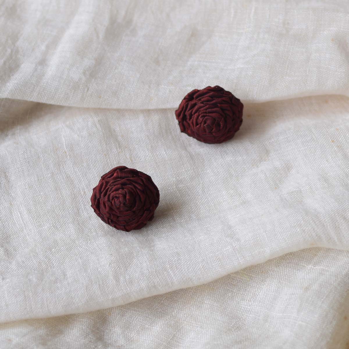 Rosy Stud Earrings in Maroon RO-E01