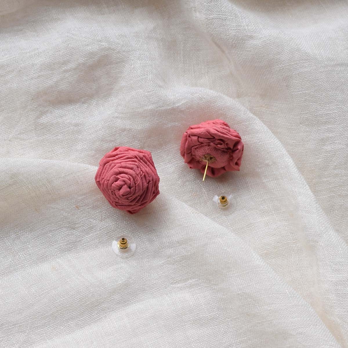 Rosy Stud Earrings in Dusty Rose RO-E04