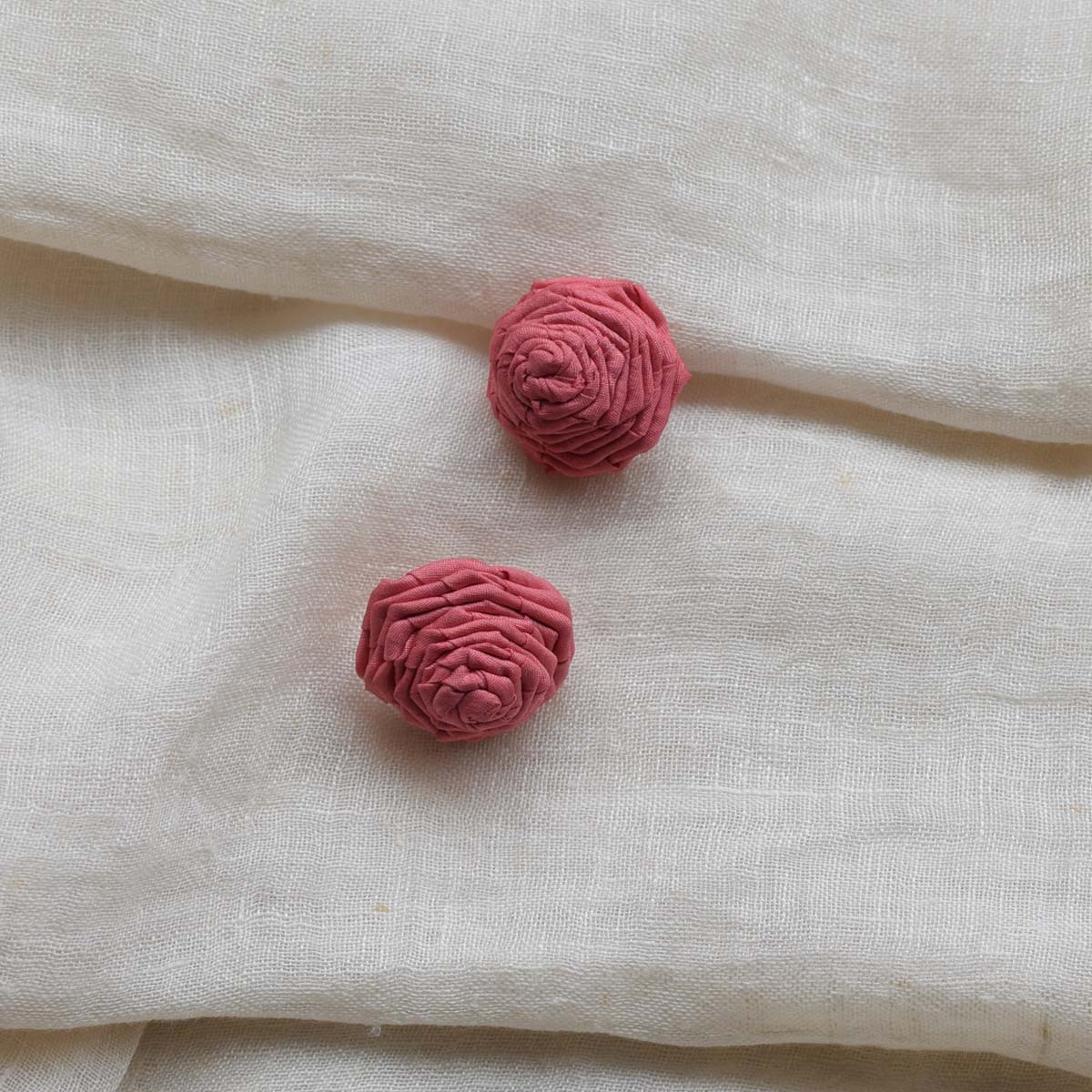 Rosy Stud Earrings in Dusty Rose RO-E04